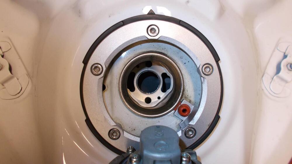 Serbatoio carburante Suzuki V-Strom (4)