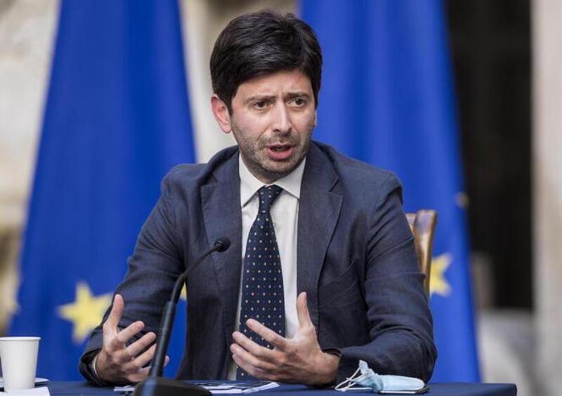 Speranza: "No a spostamenti inutili". Salvini: "Problema è trasporto pubblico"