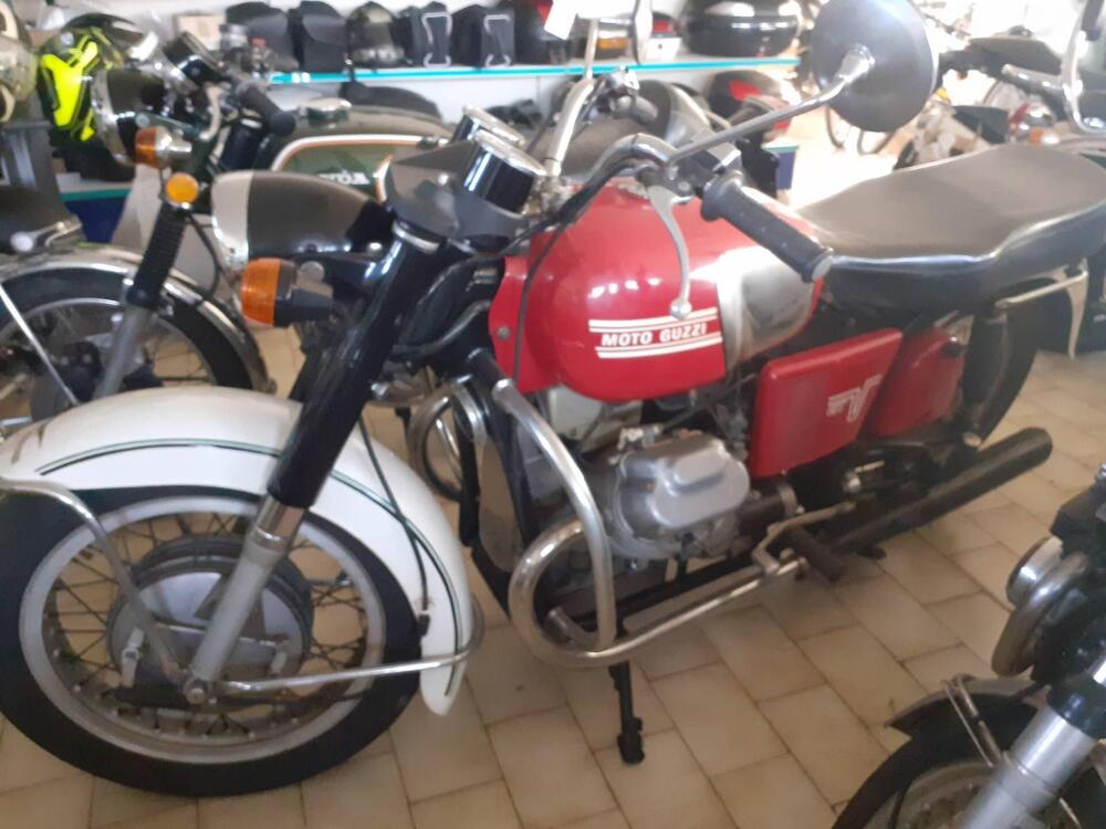 Moto Guzzi V7