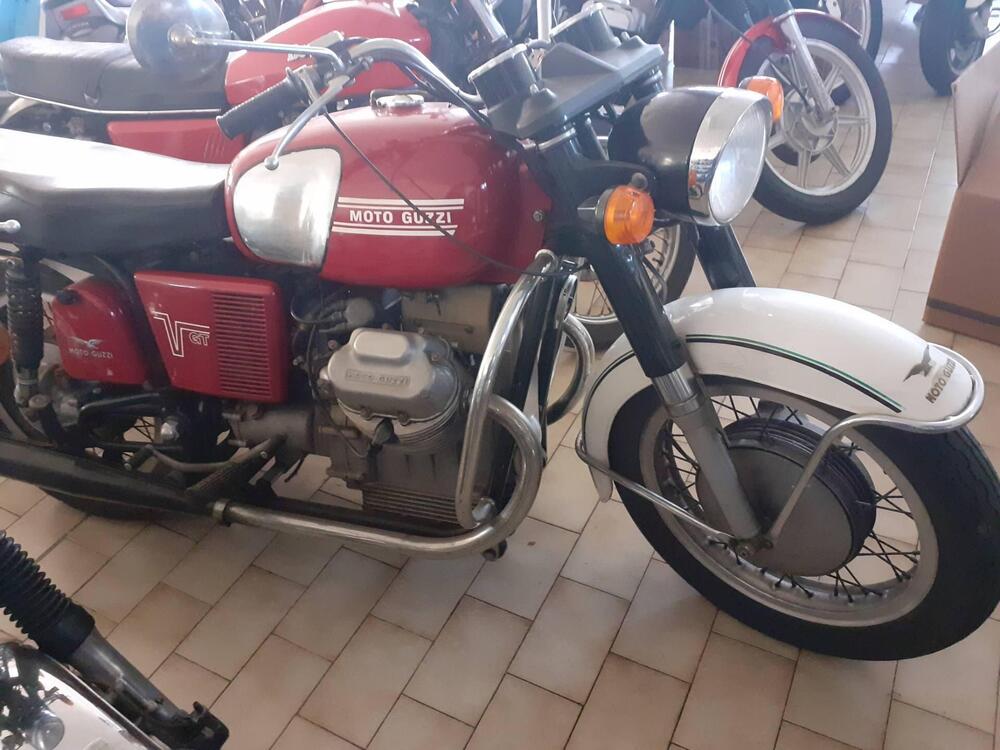 Moto Guzzi V7 (2)