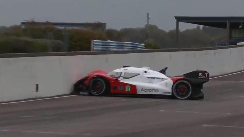 Roborace a guida autonoma a muro in diretta Twitch. Non poteva che succedere nel 2020