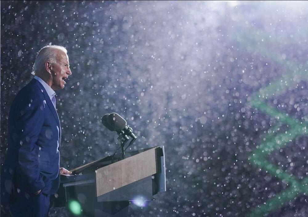 Biden combatte per la Florida sotto la pioggia 