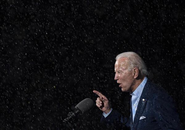 Biden combatte per la Florida sotto la pioggia 