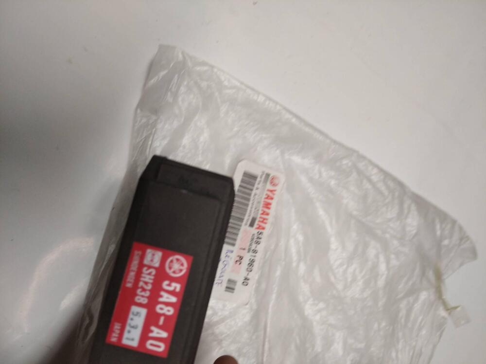 REGOLATORE TENSIONE YAMAHA XT660Z92/93-XTZ750 (2)