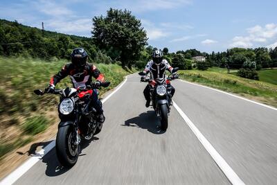 MV Agusta Dragster e Brutale si vestono di Rosso