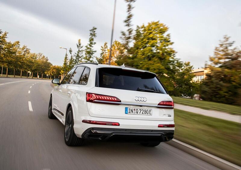 Audi Q7 (2015-->>) (26)