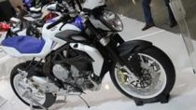 MV Agusta Brutale 800. Grazie alle 3 cilindri, raddoppiate le vendite