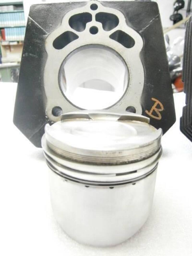 CILINDRI COMPLETI di PISTONI V35 FLORIDA-NTX Moto Guzzi (2)