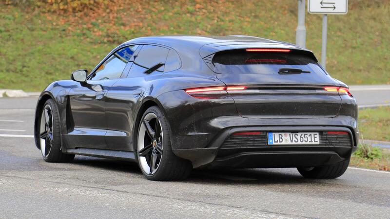 Porsche Taycan Sport Turismo, le foto spia