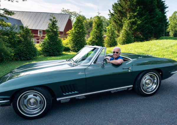 La storia d&rsquo;amore tra Joe Biden e la sua Corvette del 1967