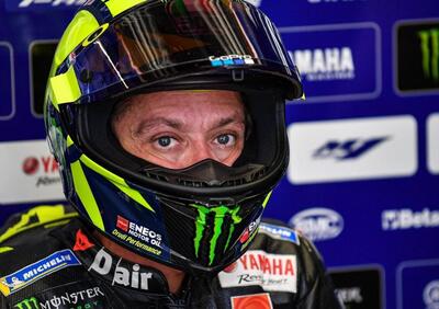 MotoGP 2020. Rossi negativo al tampone, vola a Valencia