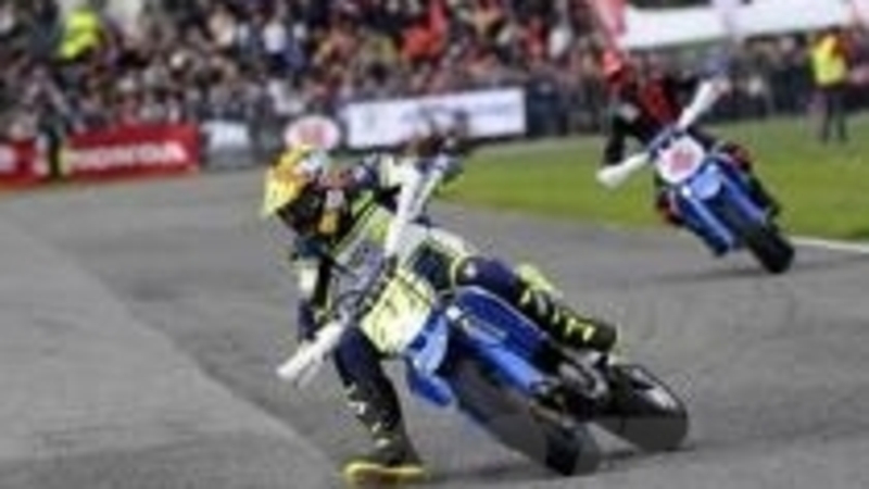 Sic Supermoto Day: Mattia Pasini primo tra i velocisti, quinto Valentino Rossi