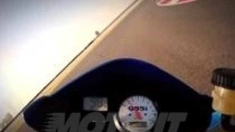 Triumph Speed Triple 955 vs Speed Triple 1050 2012 Moto.it 