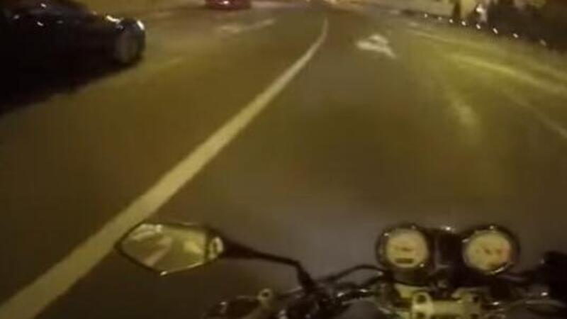 Auto vs Moto: la Golf GTI che sfid&ograve; la Honda Hornet, ma incontr&ograve; il muro [VIDEO VIRALE]