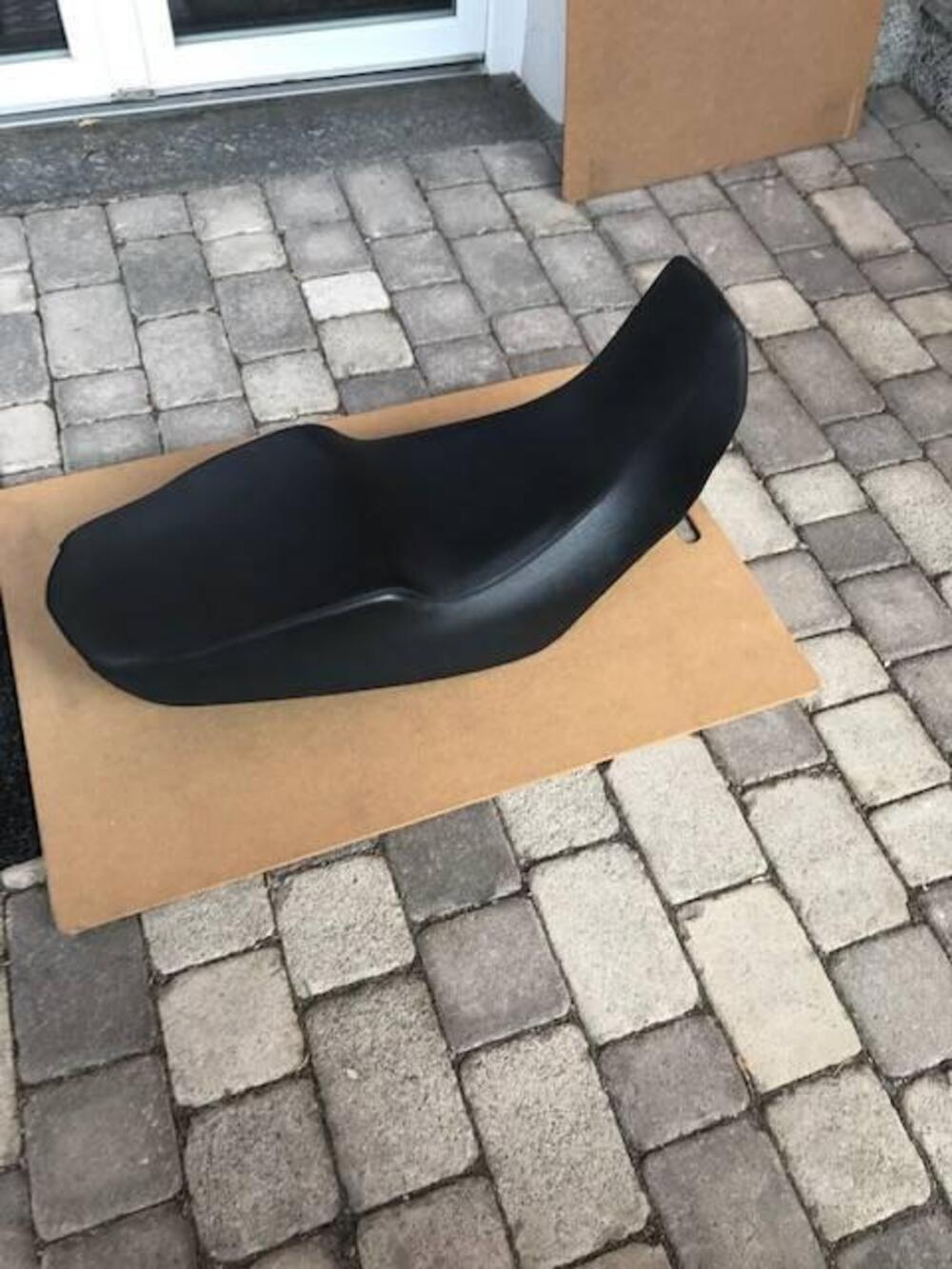 sella per yamaha xt 660 del 2010 (2)