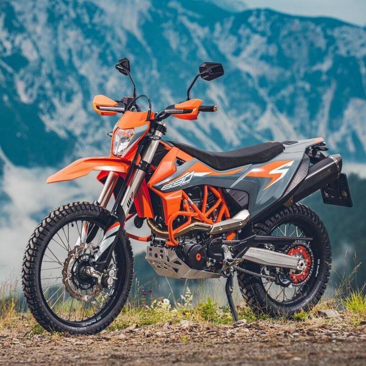 KTM 690 Enduro R (2021)