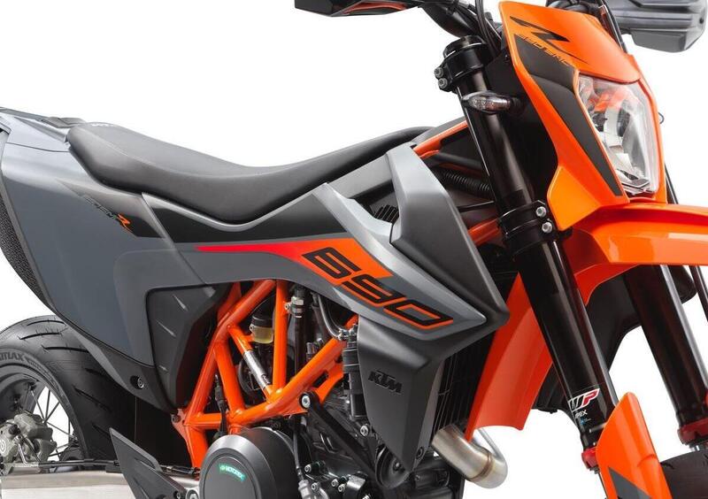 KTM 690 SMC R 690 SMC R (2021 - 22) (5)