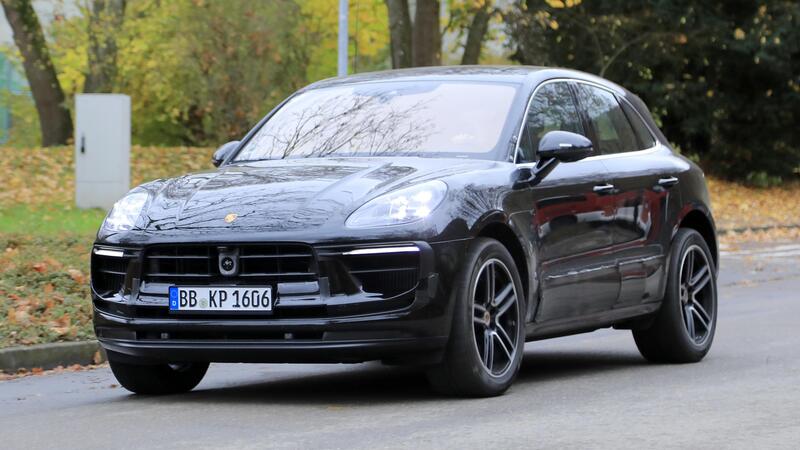 Porsche Macan restyling, le foto spia