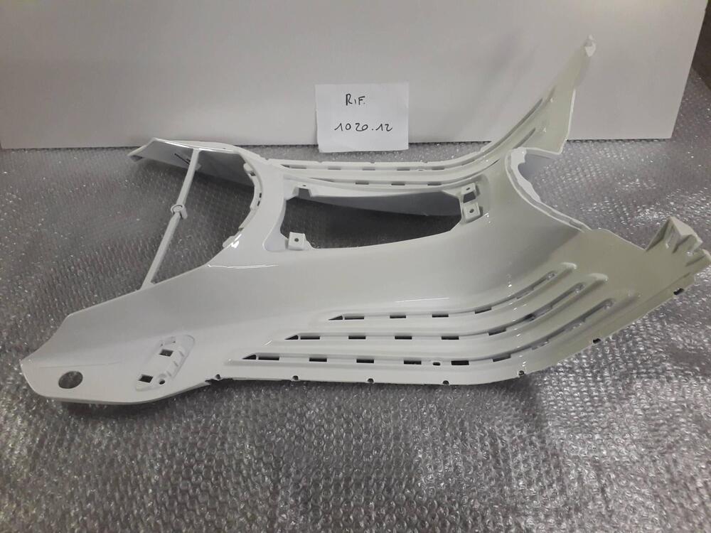 PEDANA VESPA PRIMAVERA / SPRINT BIANCA (2)