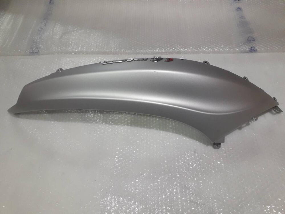 CARENA POSTERIORE DESTRA USATA PIAGGIO BEVERLY (2)