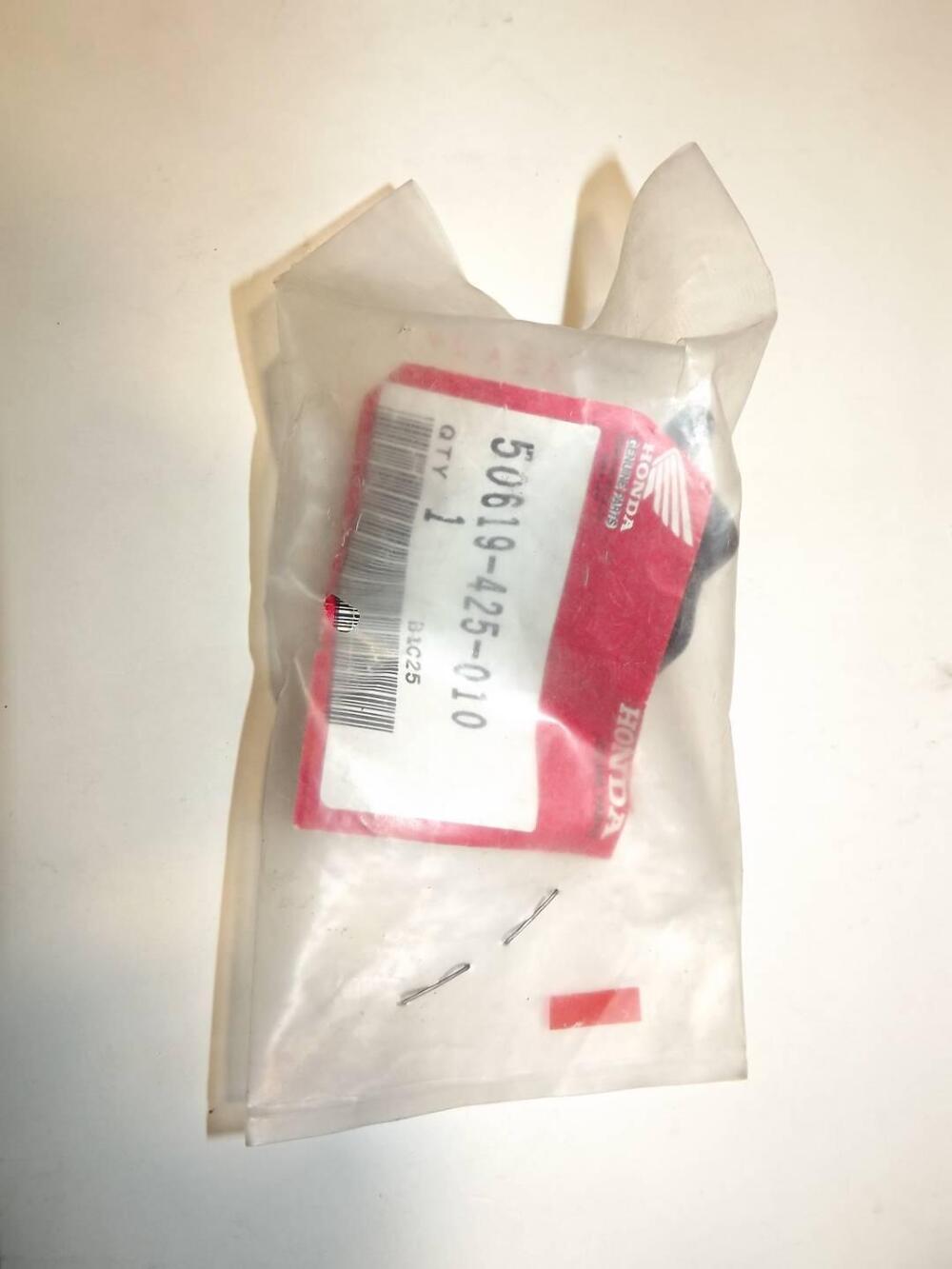 Fermo gommino poggiapiedi Honda (2)