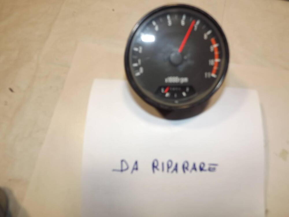 contachilometri e contagiri vari Suzuki (11)