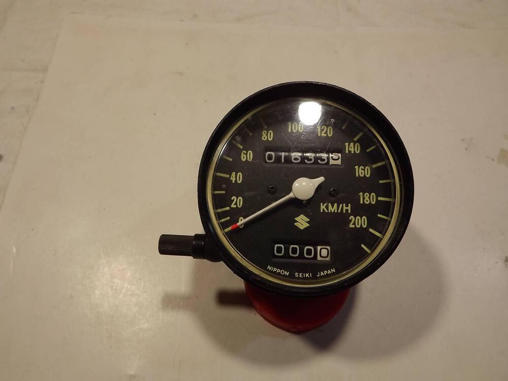 contachilometri e contagiri vari Suzuki (13)