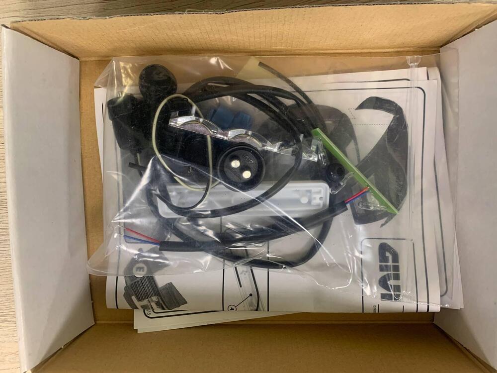 KIT LUCI BAULETTO GIVI (3)