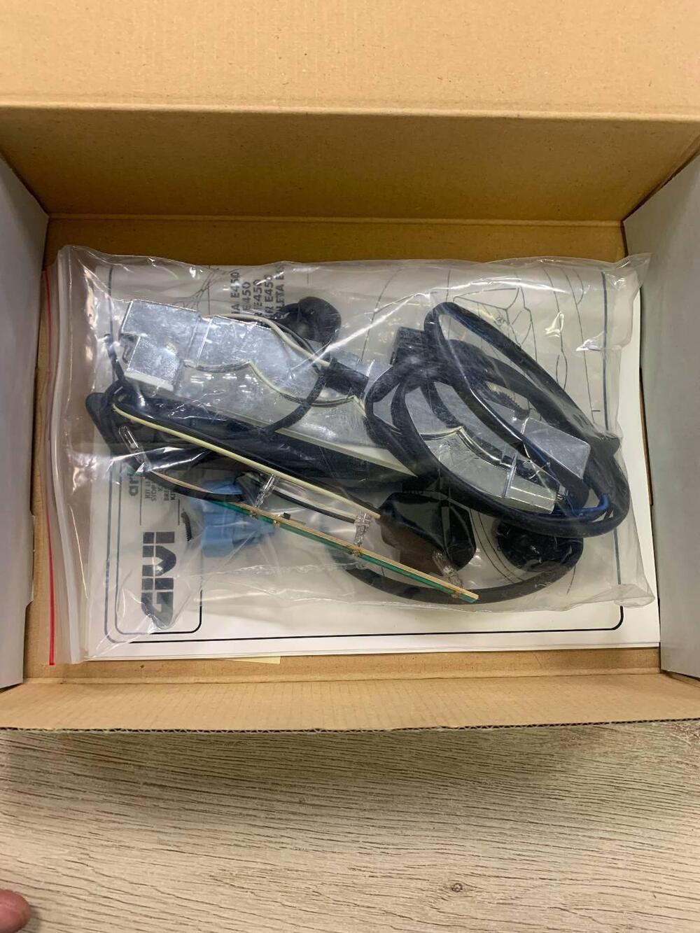 KIT LUCI BAULETTO GIVI (4)