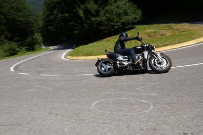 Triumph Rocket 3 GT. Esagerata con garbo!