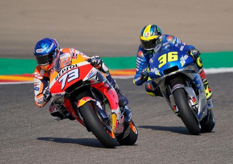 MotoGP. I fratelli Marquez si complimentano con Mir