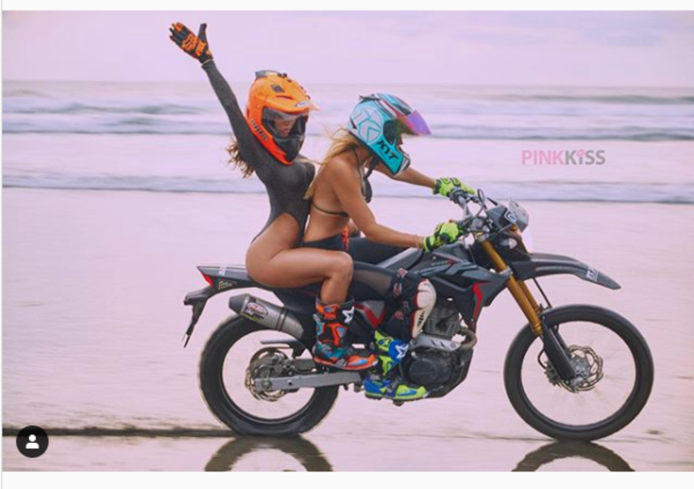 Il video su Instagram che fa impazzire i motociclisti con Jenny Mosienko