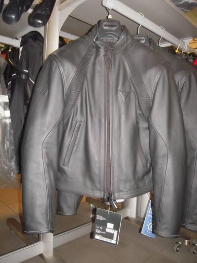 GIACCA MOTO IN PELLE NERA DONNA TG. 44 - 46 Dainese