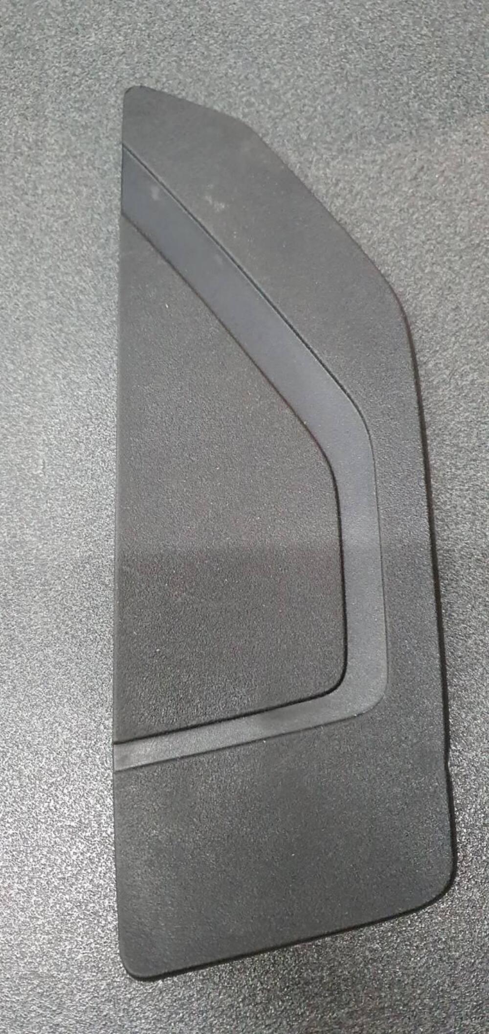 OFFERTA TAPPETINO DESTRO YAMAHA TMAX 530-560