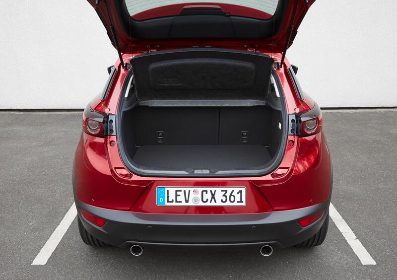 Il bagagliaio di Mazda CX-3: 350 litri