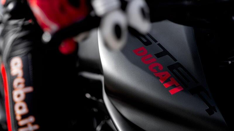 Ducati Monster 2021: il primo teaser