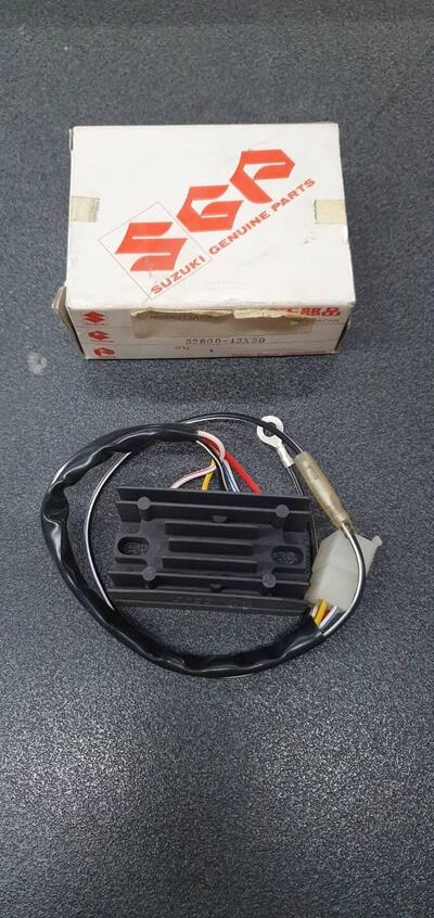 OOFFERTA!!! REGOLATORE SUZUKI PER GS - GS KATANA