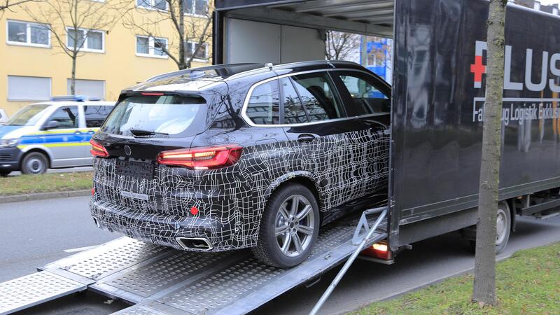 BMW X5 restyling, maxi griglia o no? Le foto spia