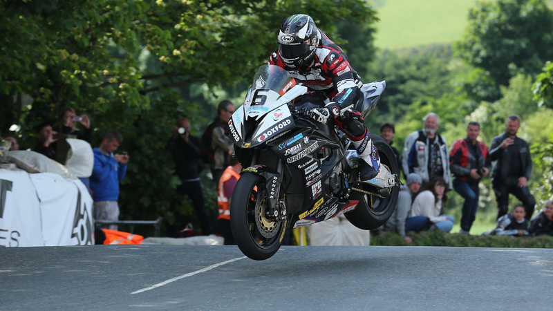 TT 2016, RST Superbike: Dunlop vince e distrugge il record