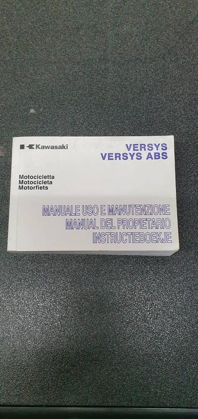 USO E MANUTENZIONE MANUALE KAWASAKI VERSYS