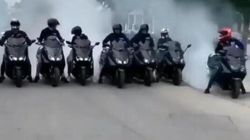 T-Max fun: la gang dei T-Maxisti fa felice il gommista [VIDEO]