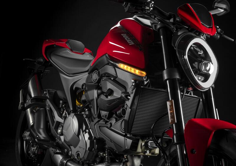 Ducati Monster 937 Monster 937 + (2021 - 25) (22)