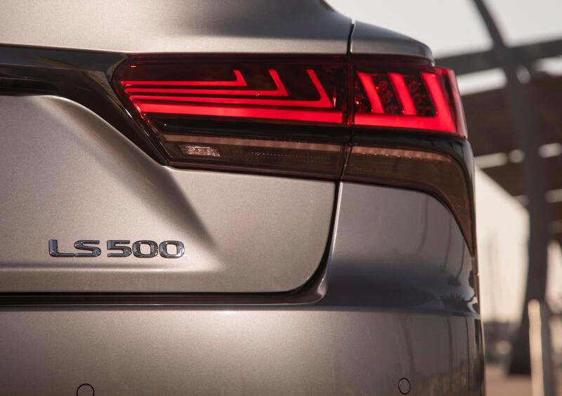 Lexus LS (2017-->>) (22)