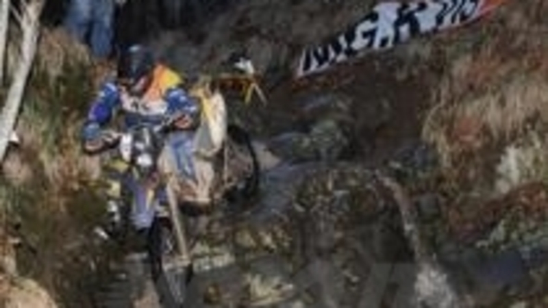 Enduro. Presentato a Milano l&#039;Hell&rsquo;s Gate Metzeler 2013 