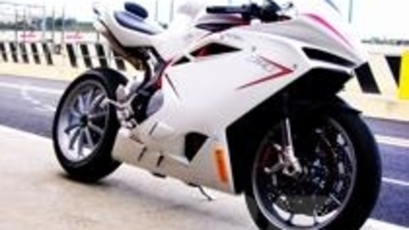 MV Agusta sceglie i nuovi pneumatici Pirelli Supercorsa SP per la F4 2013