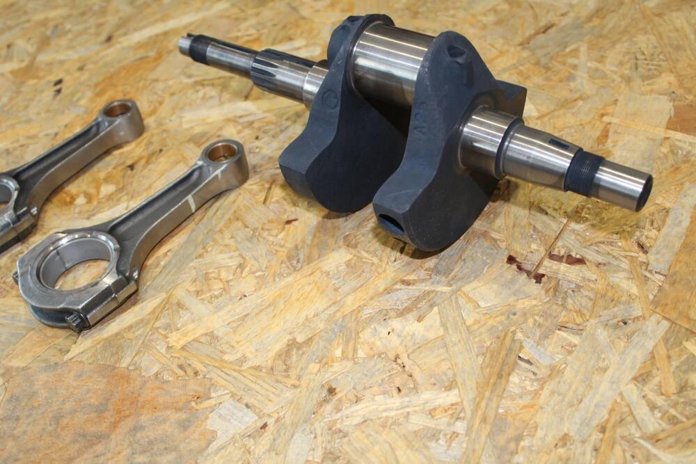 Albero motore con bielle - DUCATI 748 (2)