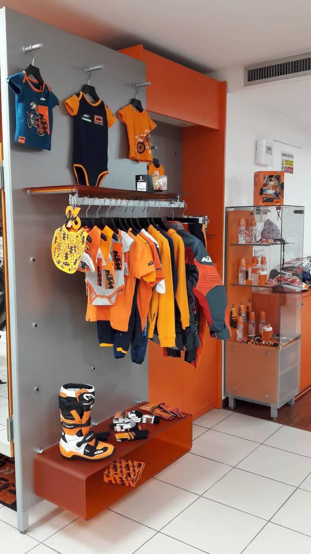 KTM scontato Abbigliamento ,Casual e Gadgets (3)