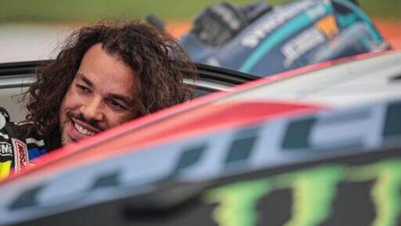 I 26 anni racing di Franco Morbidelli festeggiati tra pioggia, freddo e fango