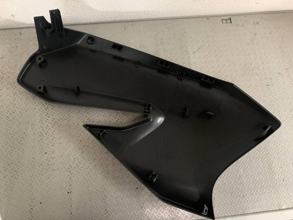 Carena lato SX anteriore HONDA FORZA 125-300 NERO (8)