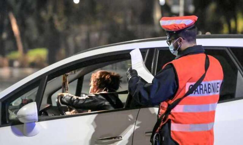 Piano anti Covid di Natale: droni, posti di blocco e controlli nelle case